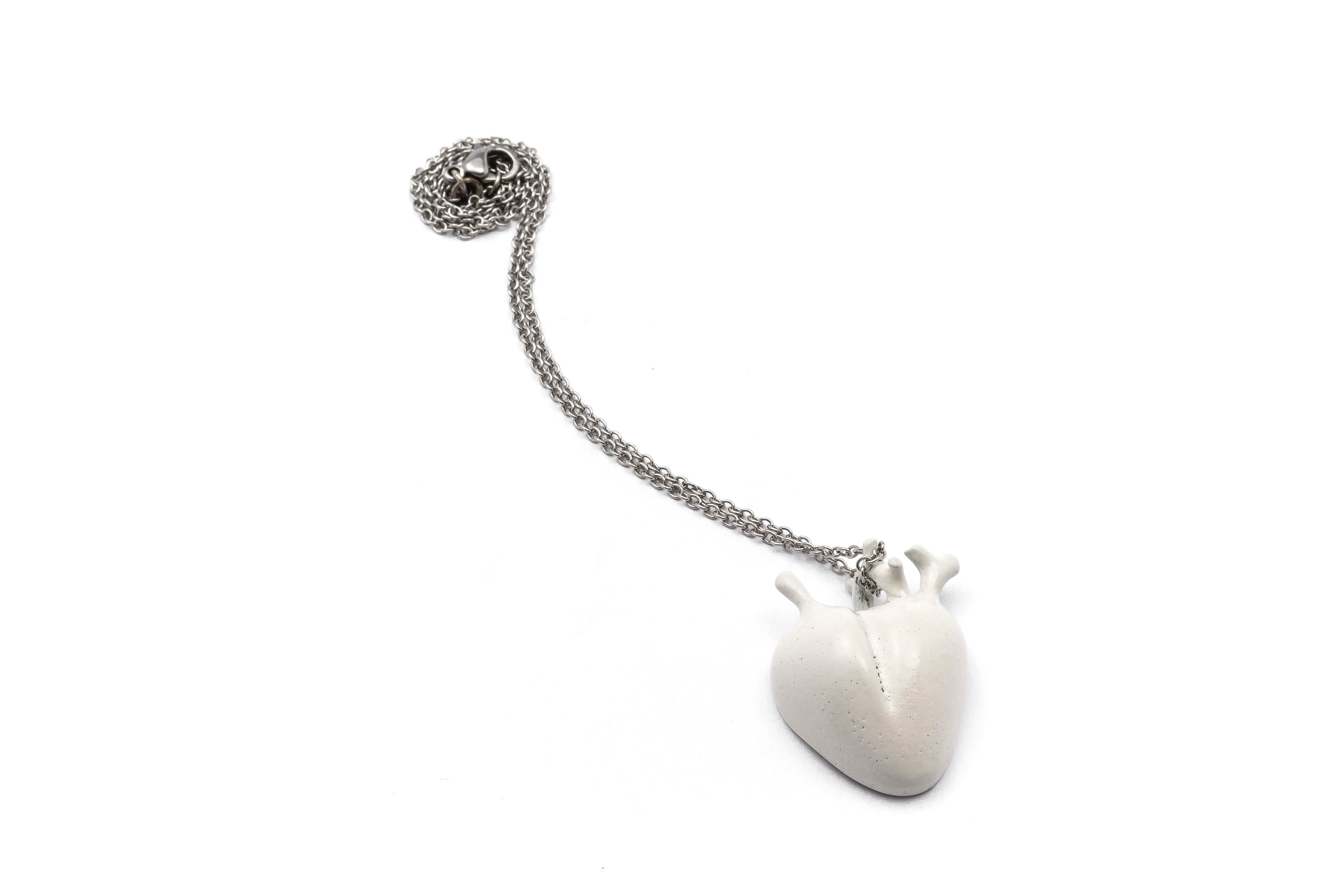 Corazón Large White Pendant