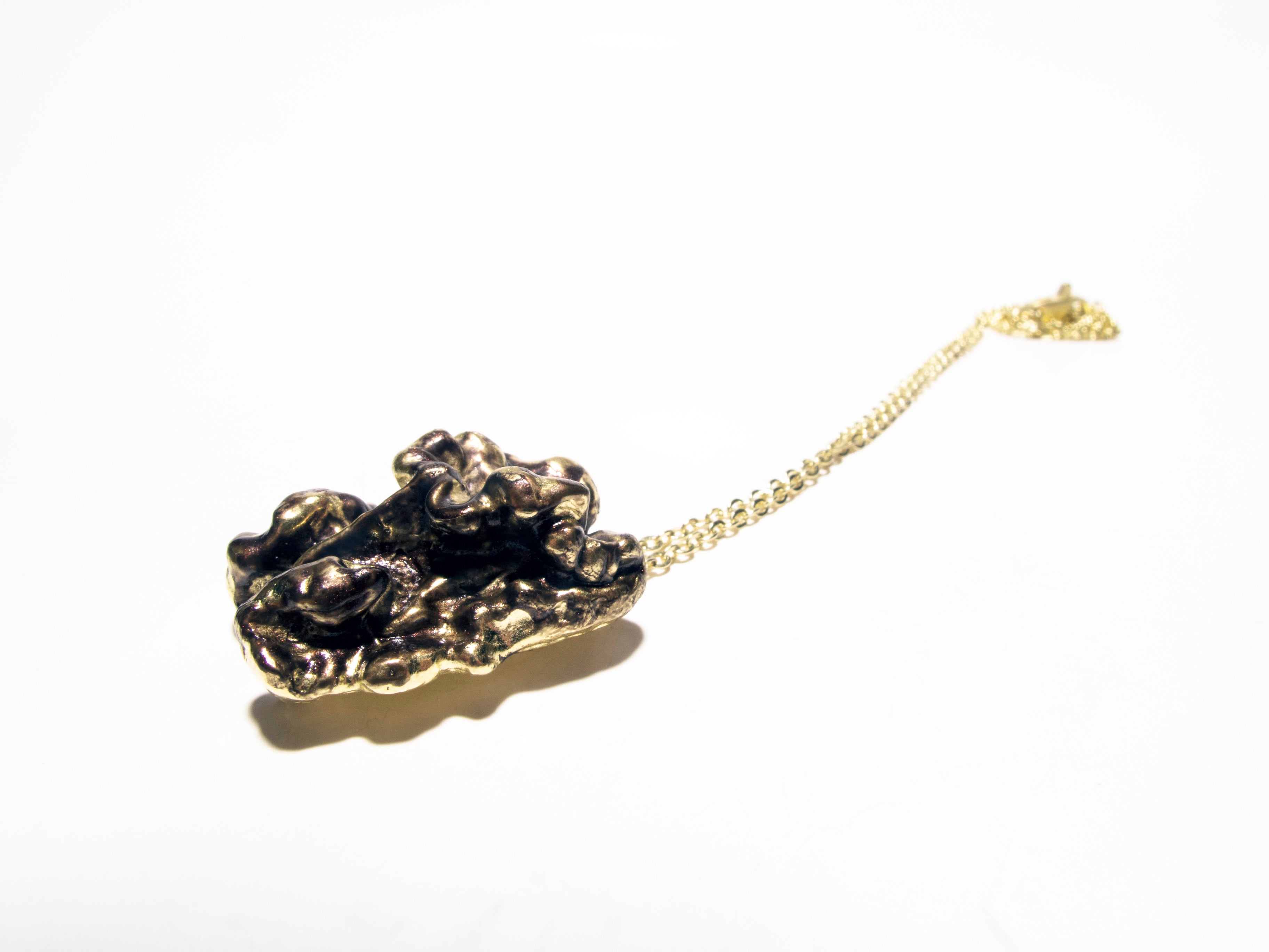 Nuez Pendant